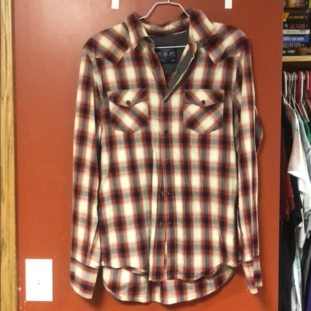 American Eagle Button Up